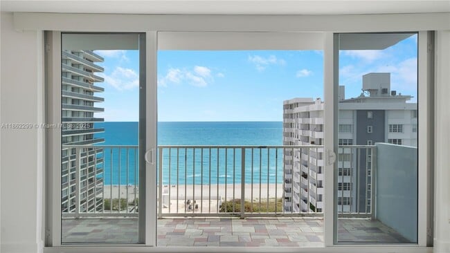 Photo - 5838 Collins Ave Unidad 15C Rental