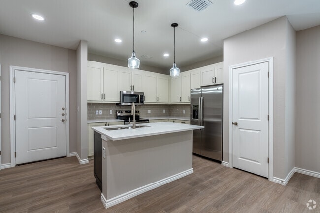 1BR, 1BA - 726SF - Kitchen
