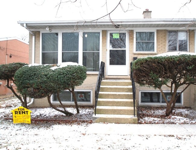 Building Photo - 417 W Stone Ave Unit B