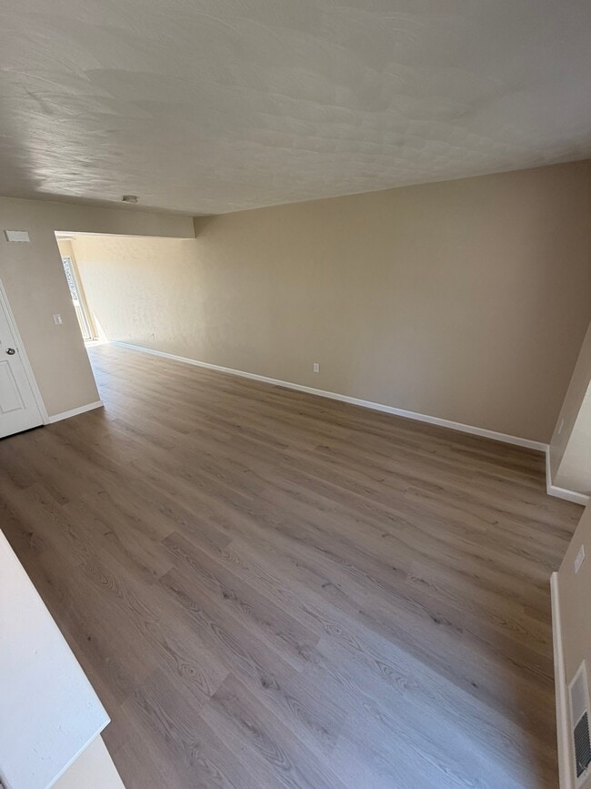 Photo - 1011 Pinoak Ct