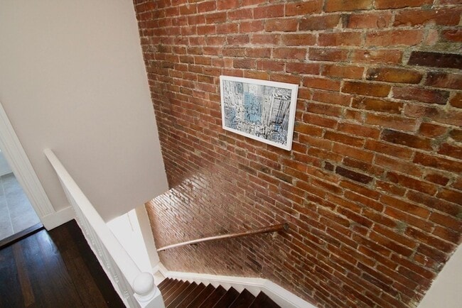 Building Photo - 20 Tennyson St Unit 20 Rental