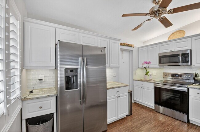 Photo - 318 Glen Arbor Terrace
