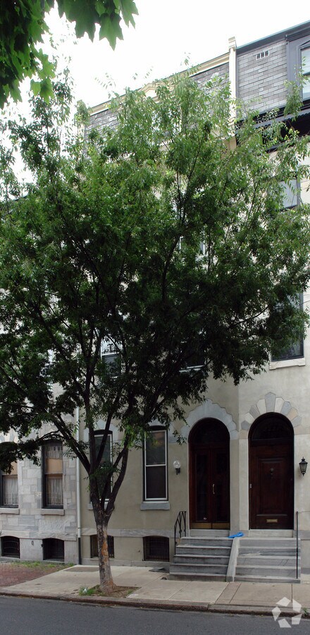 Photo - 2223 Locust St