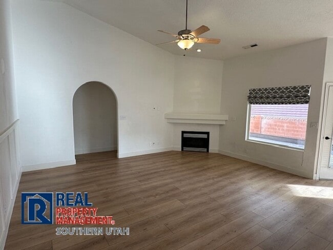 Photo - Single Leve Home Near Pine View