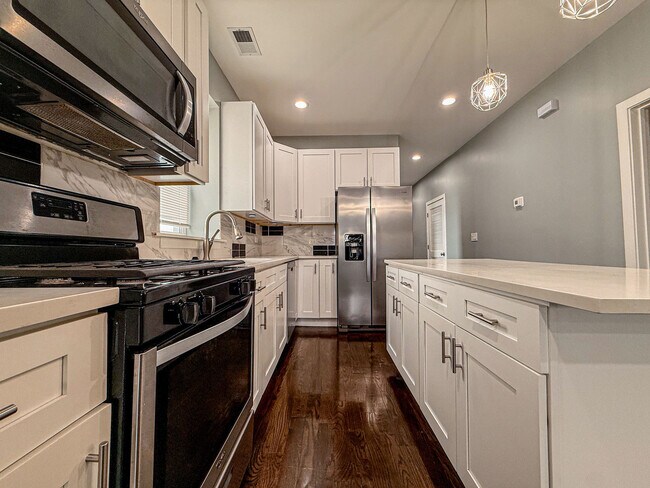 Photo - 4817 W Jackson Blvd