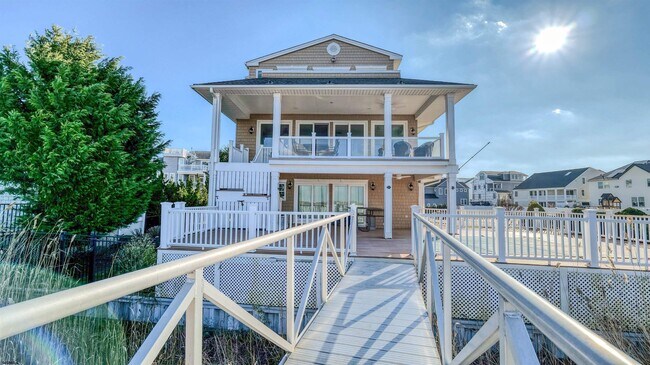 Photo - 909 N Cambridge Ave