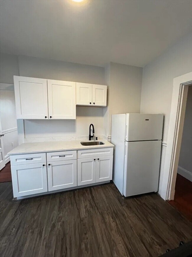 765 Broadway Unit 10