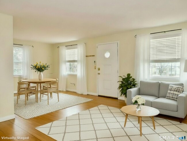 Photo - 12 W Rocks Rd