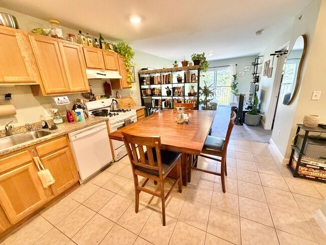 245 Pearl St Unit 302