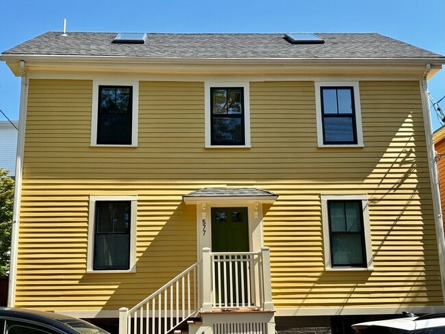 Building Photo - 577 Franklin St Unit 1L