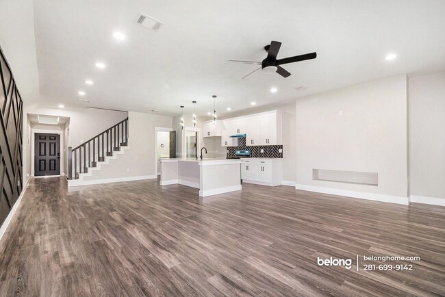 8119 Venus St