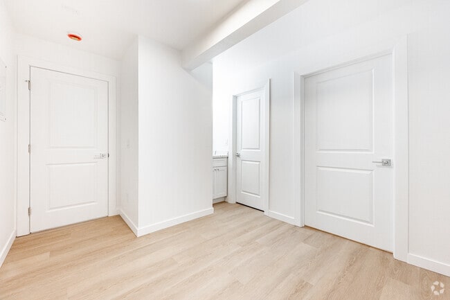 2BR, 2BA - 645SF - Primary Bedroom