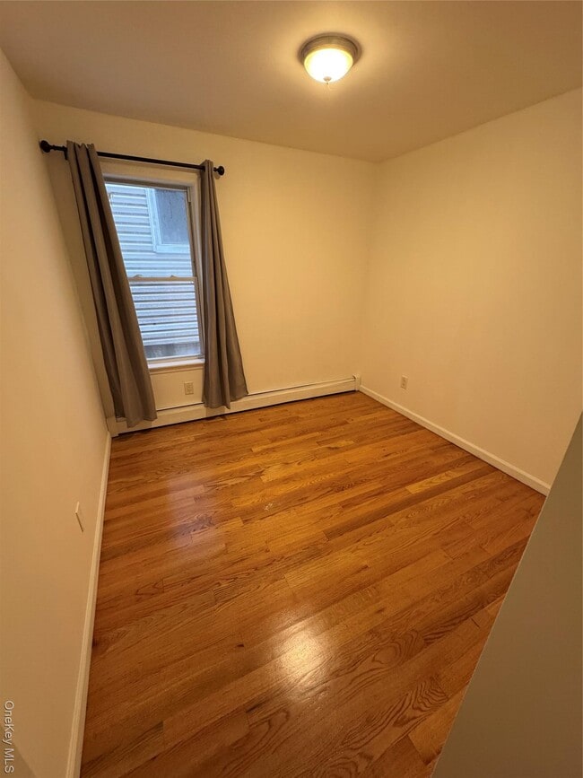 Photo - 9-14 College Point Blvd Apartamento Unidad Fl1