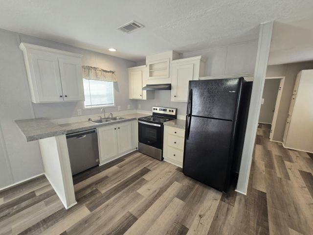 Photo - 4000 24th St N