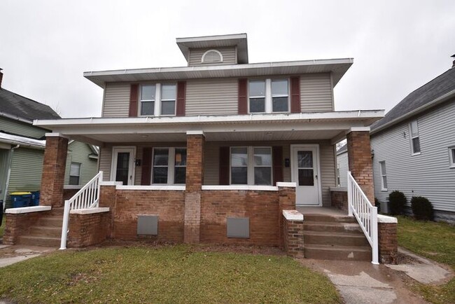 Building Photo - 2 bedroom Mishawaka Duplex