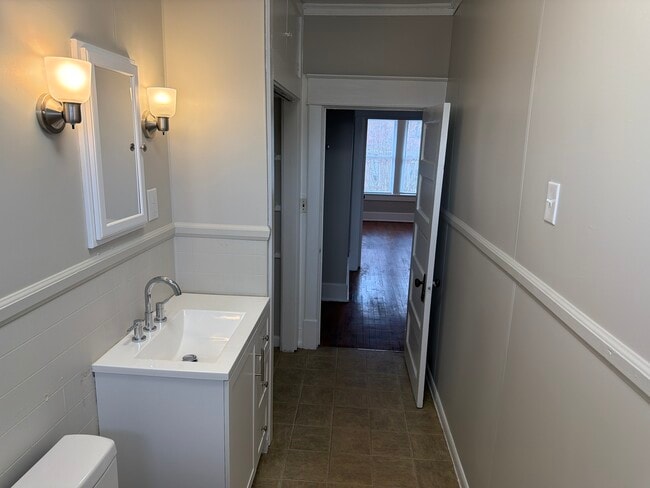 Photo - 422 W Main St