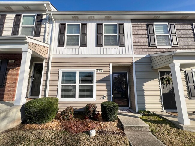 Stunning 2BD, 2.5BA Durham Townhome in a P... - Stunning 2BD, 2.5BA Durham Townhome in a P...