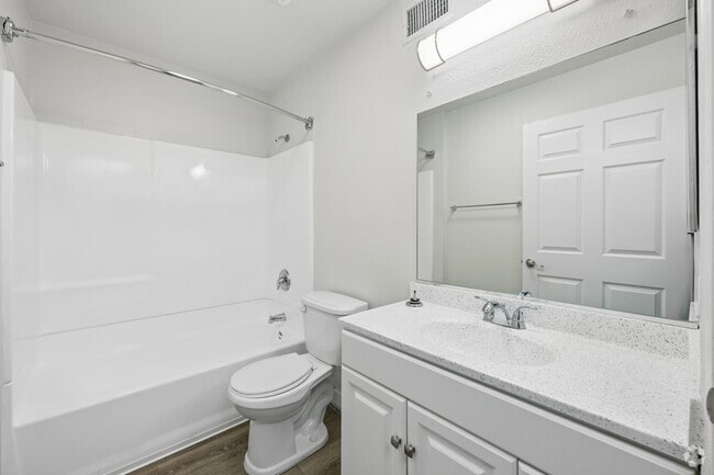 3BR, 2BA - 1100SF - Second Bathroom