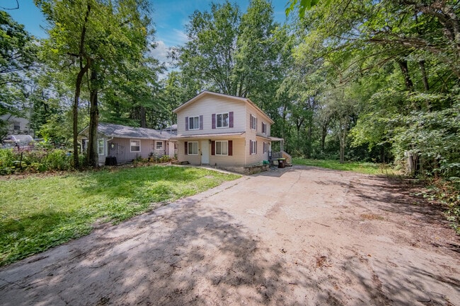 Photo - 2472 Hawks Ave