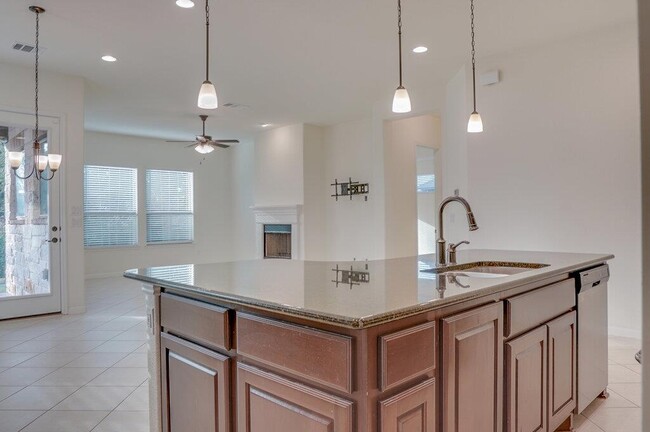 Photo - 717 Kingston Pl
