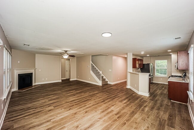 Photo - 2080 Valley Creek Dr