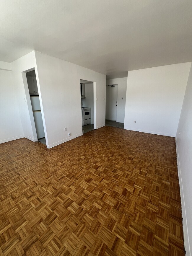 Photo - 2448 Carling Ave Unit 206