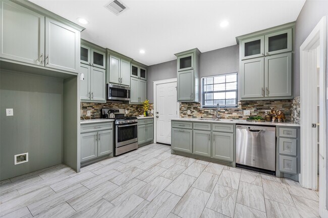 Photo - 6501 Stratton St