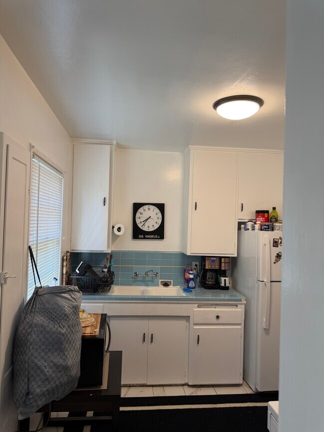 1849 S Beverly Glen Blvd Unit 1851