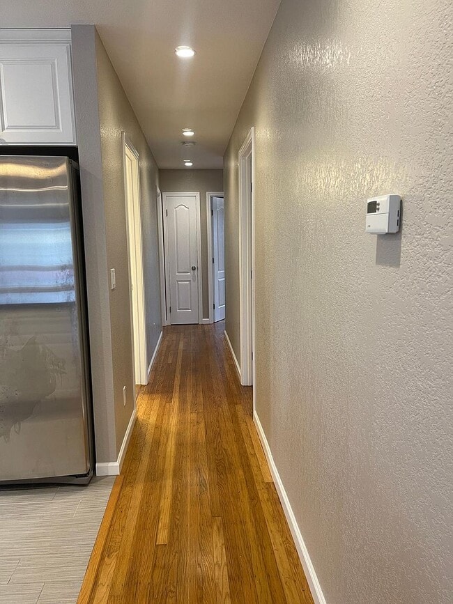 Building Photo - 60 Rockridge Ave Rental