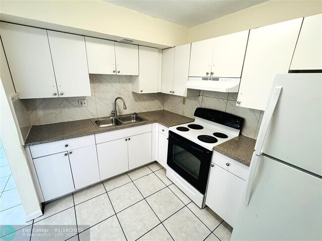 Photo - 3700 NW 21st St Condominio Unidad 205