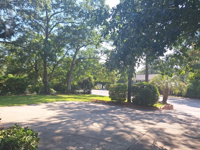 Photo - Magnificent Four Bedroom Home - Minutes Away from Numerous Attractions!