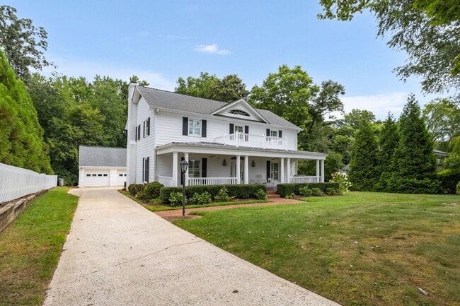 Photo - Classic Country Club Elegance