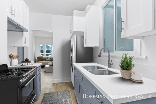 Photo - 201 Normandie Ave Unidad 13