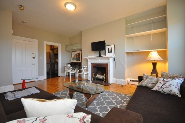 Photo - 218 Newbury St Unit 4F