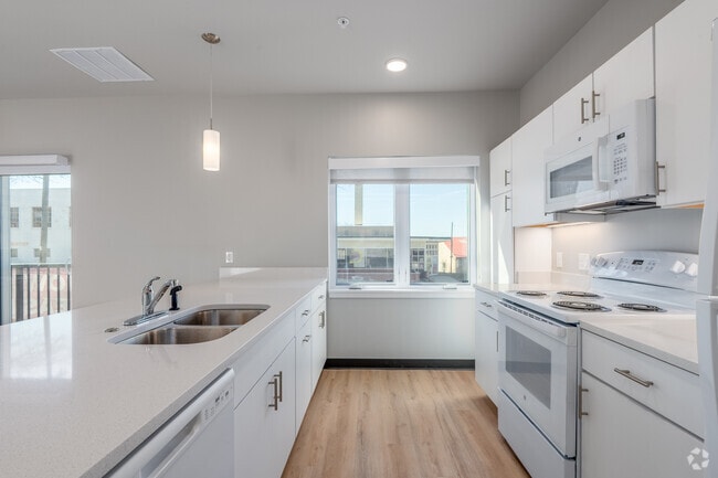 3BR, 2BA - 1,200SF - Kitchen - Gateway Apartments