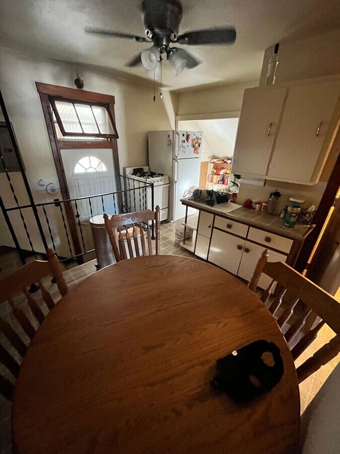 Photo - 415 Washington St Unit 415 1/2 Washington