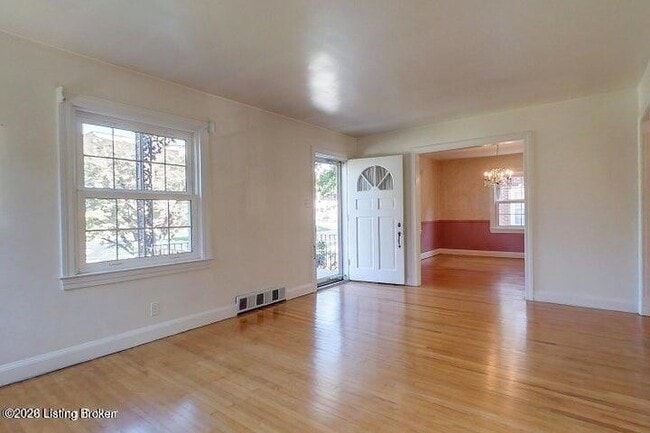 Photo - 2126 Lancashire Ave