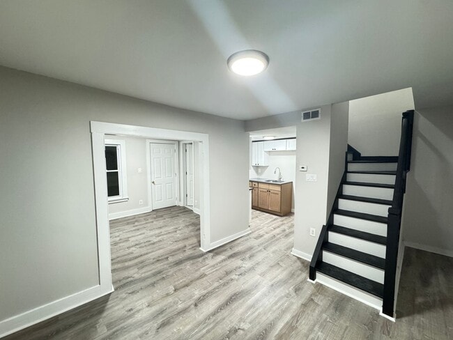 Building Photo - 38 Clifton Ave Unit 2nd FL Rear