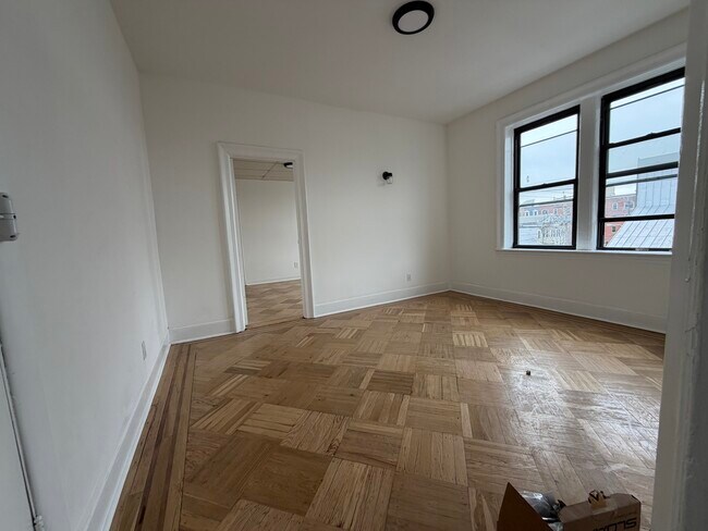 Photo - 997 Summit Ave