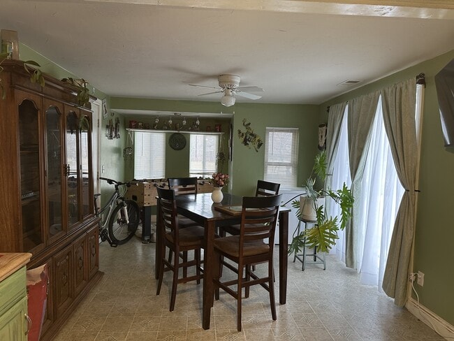 Photo - 724 W State St