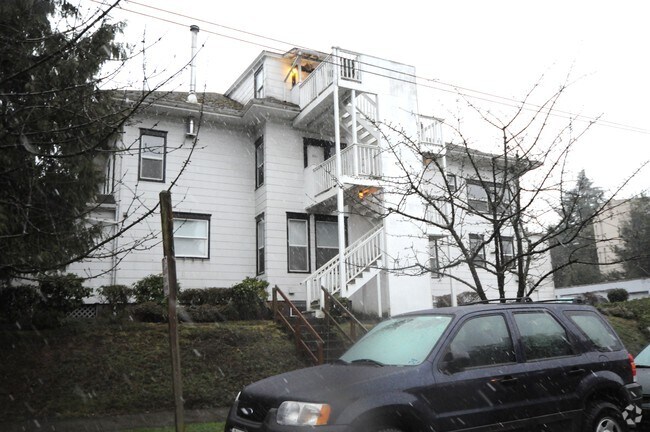 Photo - 17th Ave