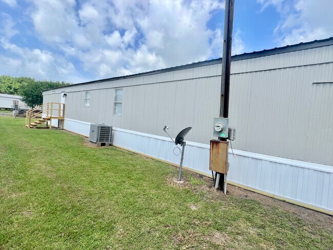 Photo - 1617 Bradley Ln