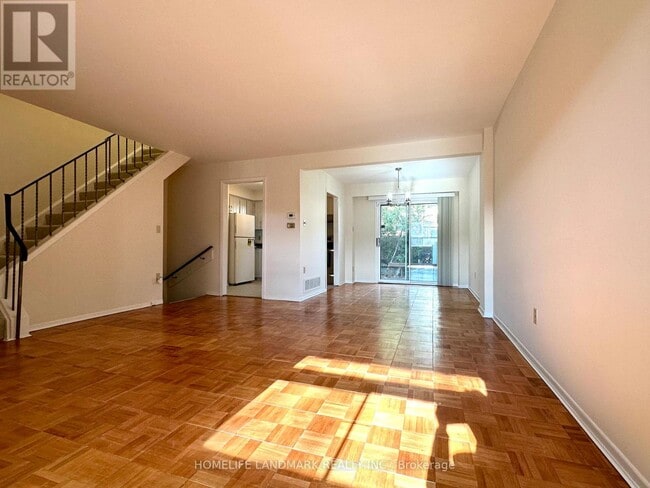 Photo - 161 Carolbreen Square