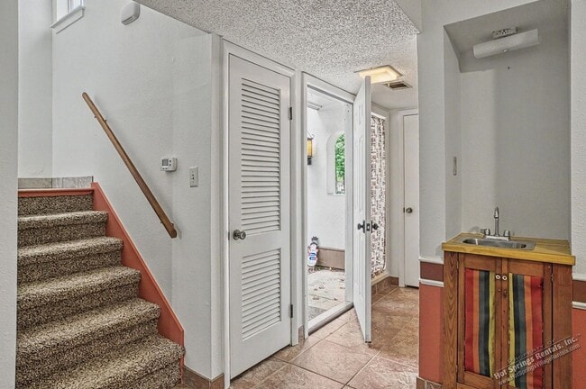 Photo - 119 Emperado Way