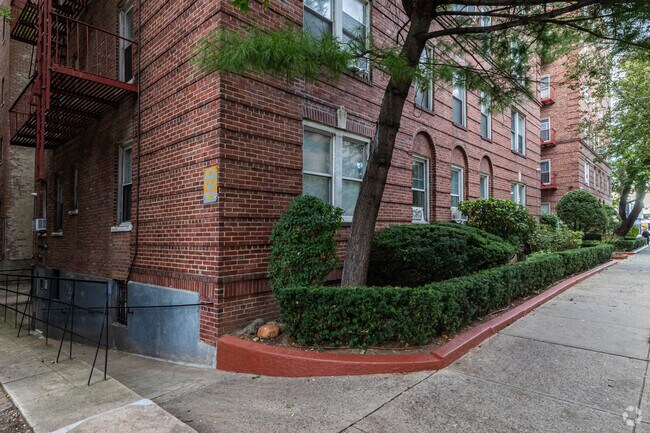 Photo - Stanwix Apartment COOP