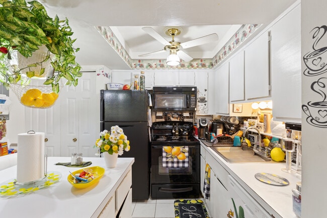 Photo - Cambridge Manor