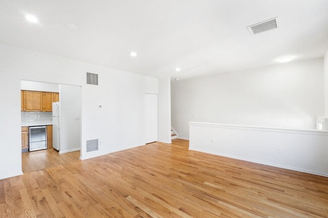 Photo - 92 E Blackwell St