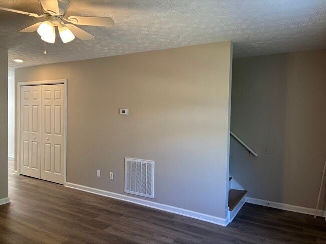 Living Rm - 97 Lily Dr Unit F