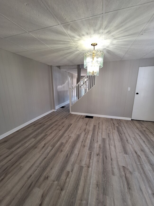 Photo - 1049 Nelson Ave