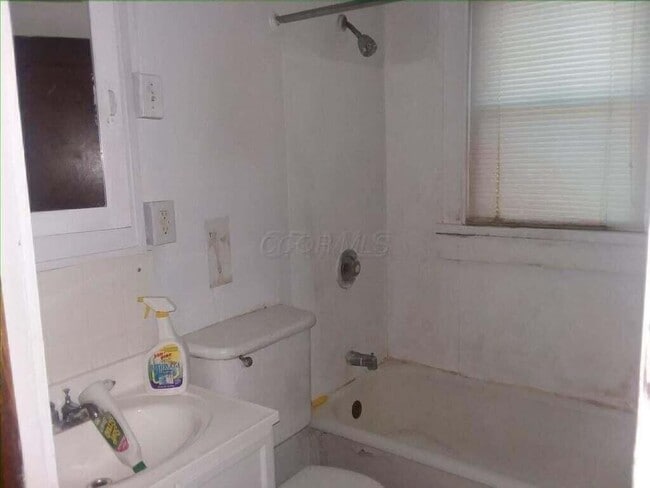Photo - 1347 Broadview Ave